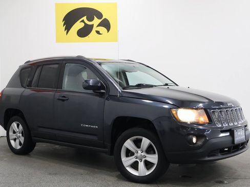Used 2014 Jeep Compass Latitude w/ Sun/Sound Group image 2