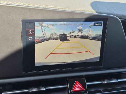 Used 2025 Kia Niro LX FWD image 18