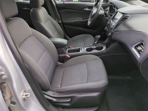 Certified 2018 Chevrolet Cruze LT w/ Sun And Sound Package image 28