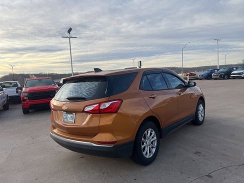 Used 2018 Chevrolet Equinox LS image 11