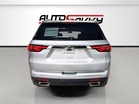 Used 2023 Chevrolet Traverse Premier image 6