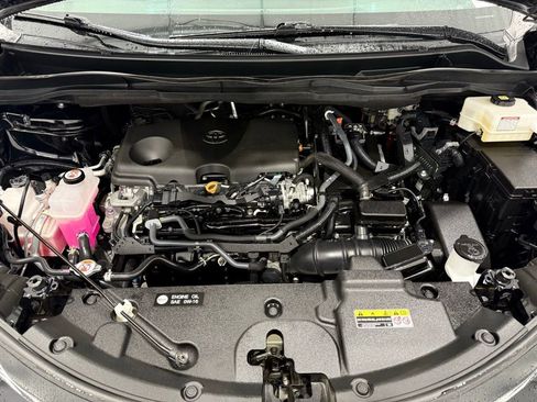 Used 2024 Toyota Sienna LE image 8