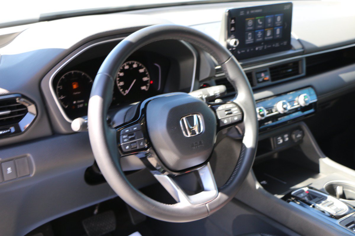 Used 2025 Honda Pilot EX-L image 19