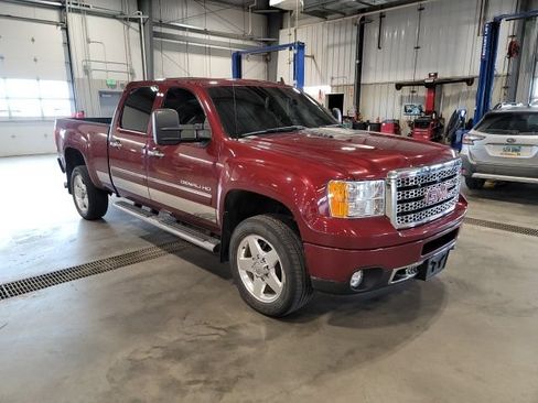 Used 2014 GMC Sierra 2500 Denali w/ Suspension Package, Off-Road AWD/4WD image 1
