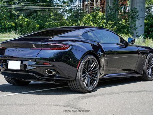 Used 2024 Aston Martin DB12 Coupe RWD image 8