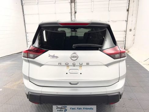Used 2025 Nissan Rogue SV FWD image 6