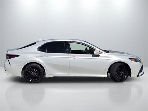 Used 2021 Toyota Camry XSE image 3