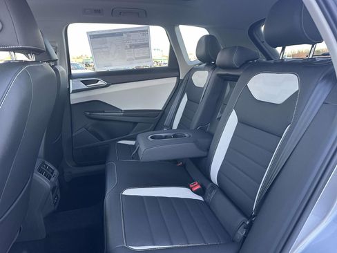 New 2026 Volkswagen Taos SEL AWD/4WD image 12