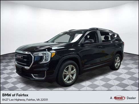 Used 2022 GMC Terrain SLE w/ Driver Convenience Package image 1