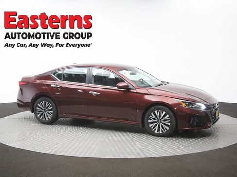 Used 2023 Nissan Altima 2.5 SV FWD image 47