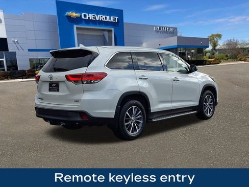 Used 2019 Toyota Highlander XLE image 8