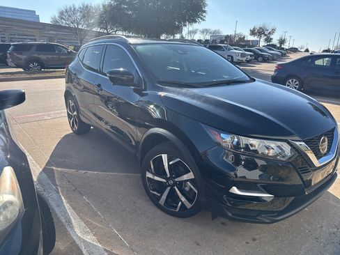 Certified 2022 Nissan Rogue Sport SL image 1