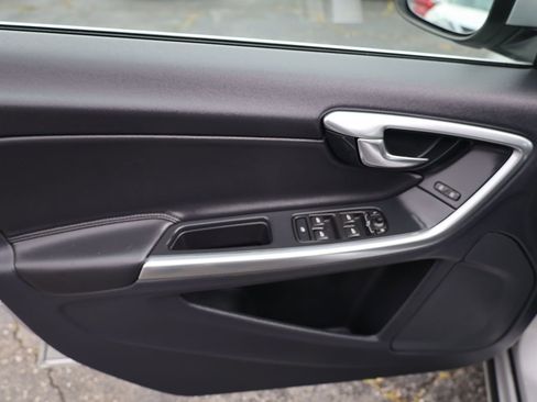 Used 2015 Volvo V60 T5 Premier FWD image 11