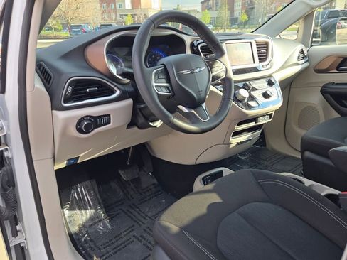 Used 2024 Chrysler Voyager LX FWD image 19