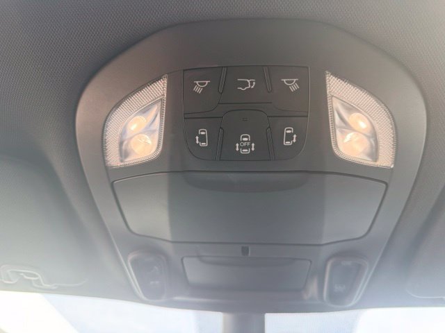 Used 2025 Chrysler Pacifica Limited FWD image 44
