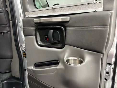 Used 2022 GMC Savana 2500 Extended w/ Enhanced Convenience Package image 43
