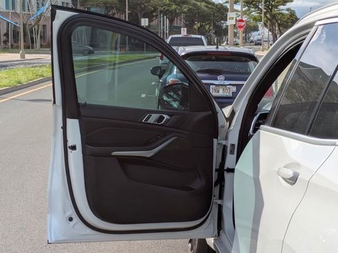 Used 2019 BMW X5 xDrive40i w/ Convenience Package image 9