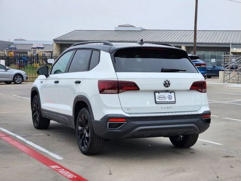 New 2024 Volkswagen Taos SE image 4