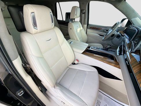 Used 2022 Cadillac Escalade Sport Platinum w/ Heavy-Duty Trailer Package AWD/4WD image 16