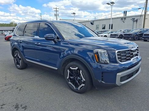 Used 2023 Kia Telluride S w/ S Sunroof Package AWD/4WD image 3