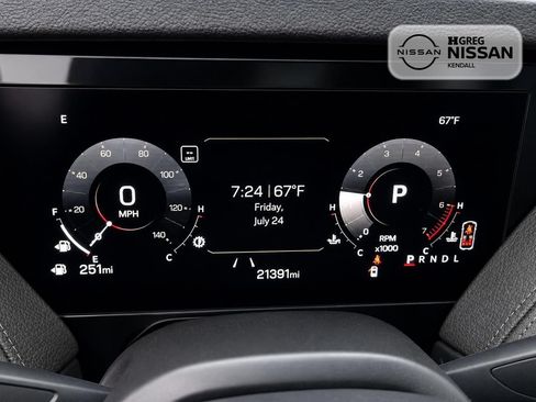Used 2025 GMC Yukon Denali RWD image 9