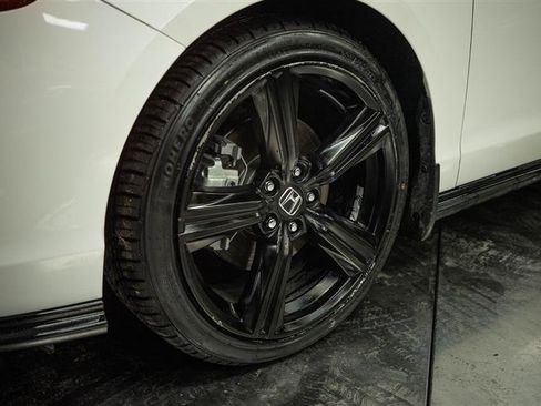 Used 2024 Honda Accord Sport image 3