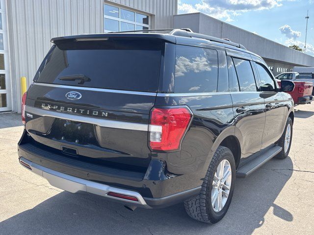 Used 2024 Ford Expedition XLT AWD/4WD image 3
