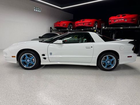 Used 1999 Pontiac Firebird Formula RWD image 8