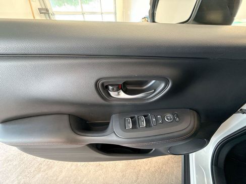 Used 2024 Honda HR-V Sport image 15