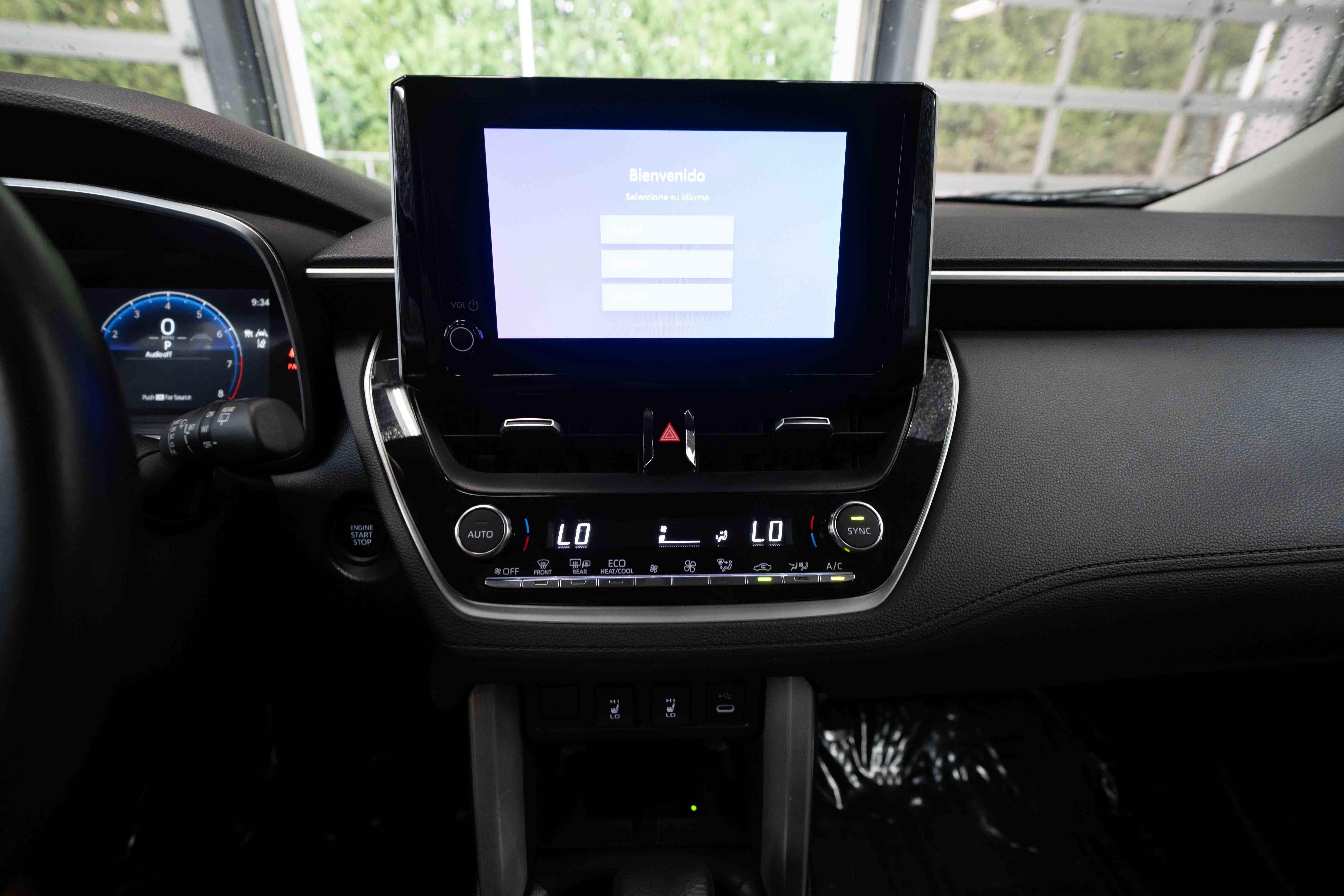 Used 2025 Toyota Corolla Cross XLE AWD/4WD image 17