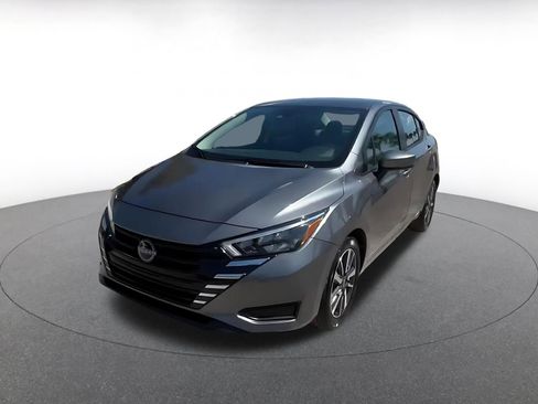 Used 2025 Nissan Versa SV image 7