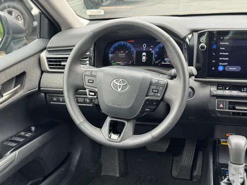 Used 2026 Toyota Camry XLE FWD image 18