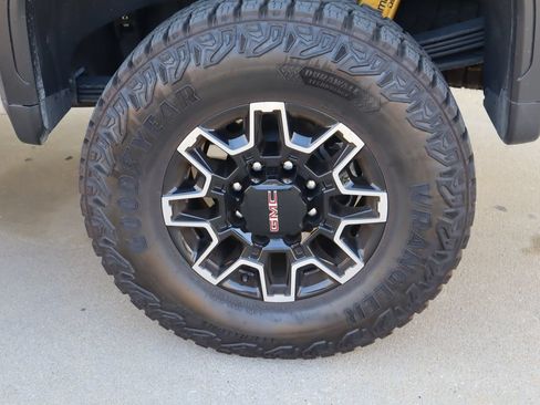 Used 2026 GMC Sierra 2500 AT4X AWD/4WD image 31