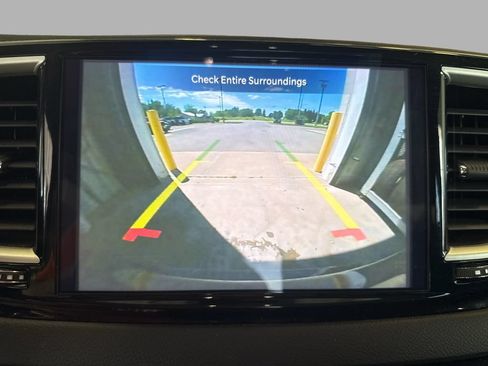 Used 2024 Chrysler Voyager LX FWD image 18