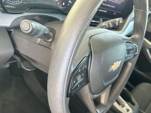 Used 2025 Chevrolet Trax LS w/ LS Convenience Package image 18