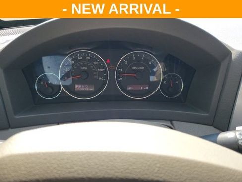 Used 2010 Jeep Grand Cherokee Laredo AWD/4WD image 9