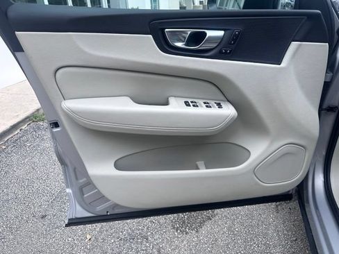Certified 2024 Volvo XC60 B5 Core AWD/4WD image 18