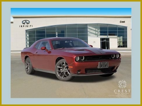 Used 2019 Dodge Challenger SXT w/ Blacktop Package image 1