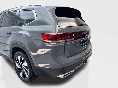 Used 2025 Volkswagen Atlas SEL AWD/4WD image 19