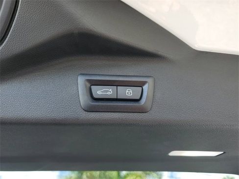 Used 2025 BMW X5 M60i image 10