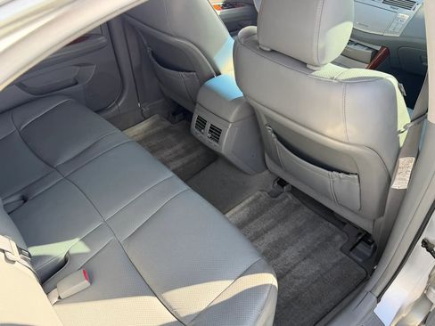 Used 2005 Toyota Avalon Limited FWD image 25