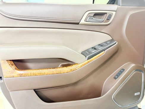 Used 2015 GMC Yukon Denali w/ Premium Package image 11