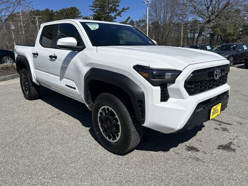 Used 2024 Toyota Tacoma TRD Off-Road AWD/4WD image 3