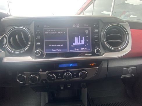 Used 2023 Toyota Tacoma SR5 AWD/4WD image 21