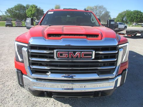 New 2026 GMC Sierra 3500 SLE w/ SLE Value Package AWD/4WD image 11