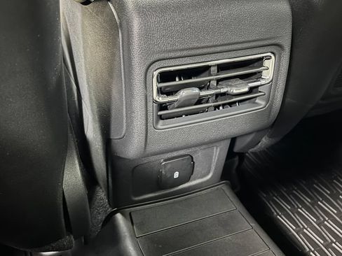 Used 2025 Lincoln Corsair AWD image 19