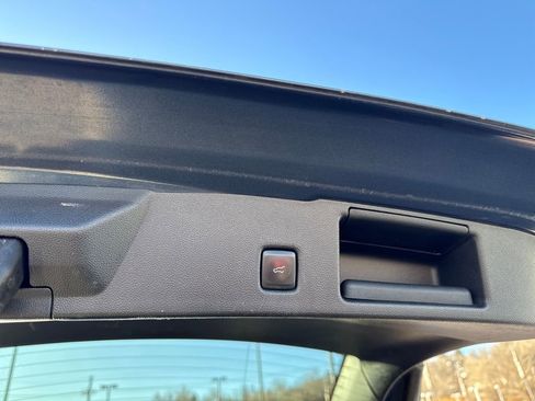 Used 2020 Ford Escape Titanium image 20