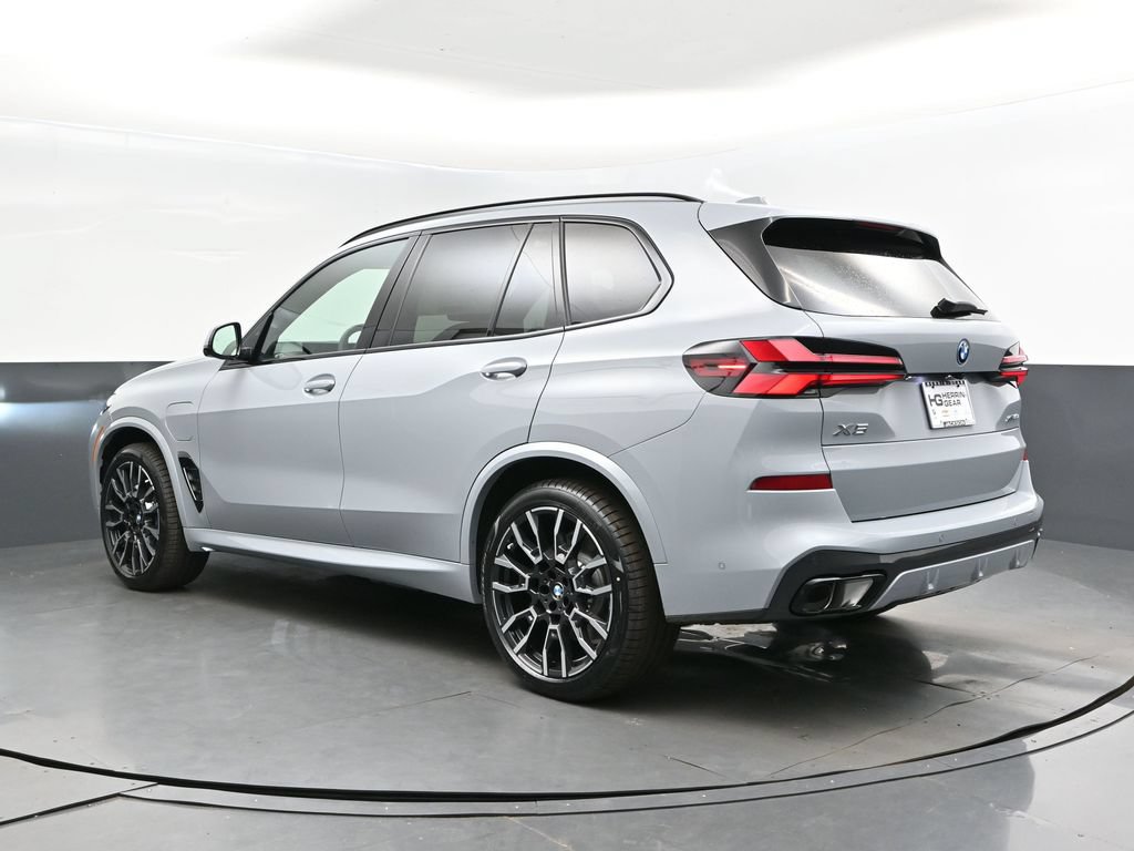 Used 2026 BMW X5 xDrive50e w/ M Sport Package AWD/4WD image 5