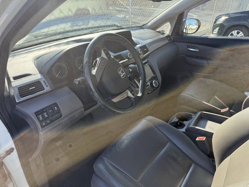 Used 2016 Honda Odyssey Touring Elite image 4
