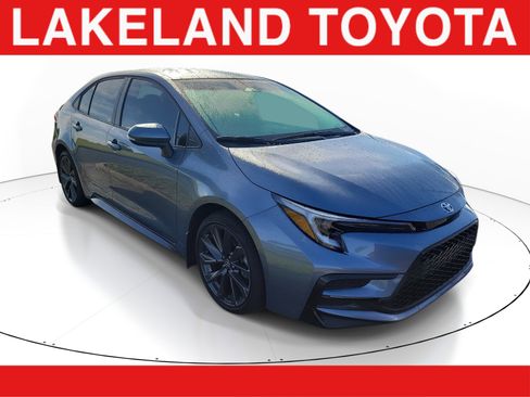 Used 2025 Toyota Corolla SE FWD image 1